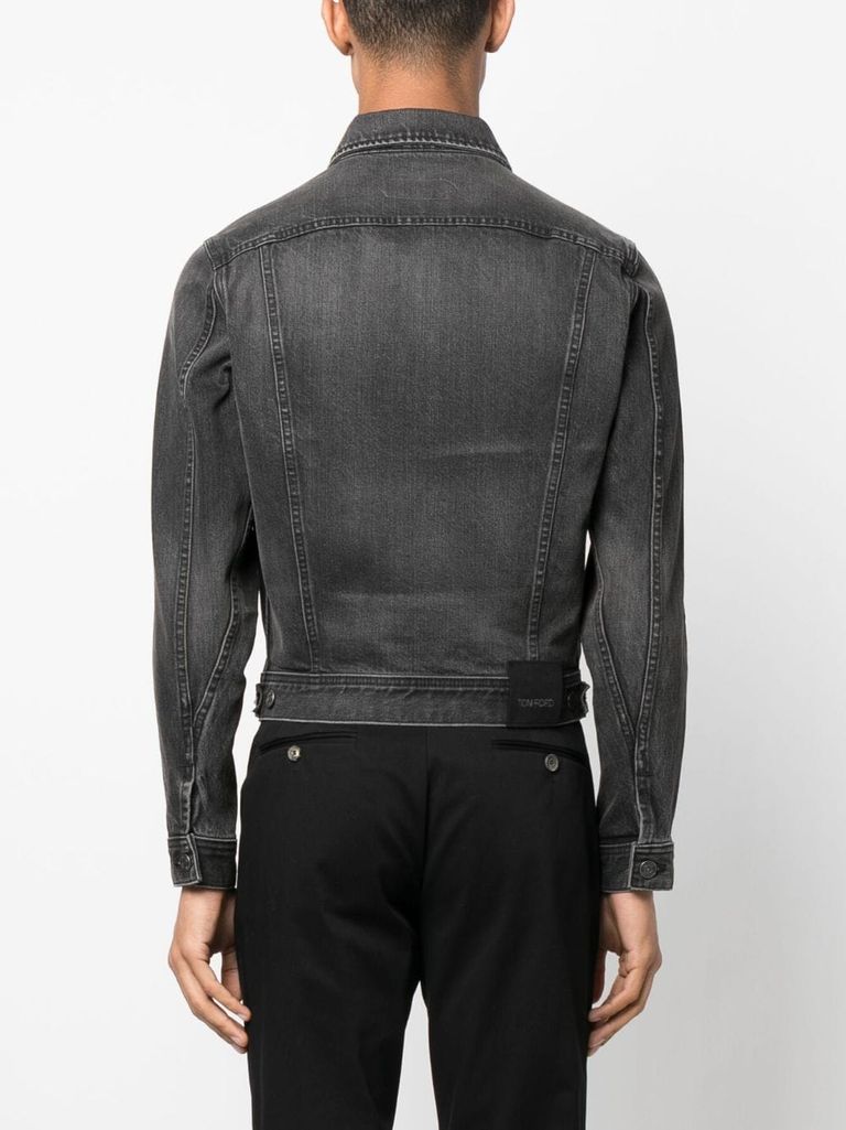 Chest pockets denim jacket