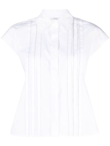 Shirt with pleats
