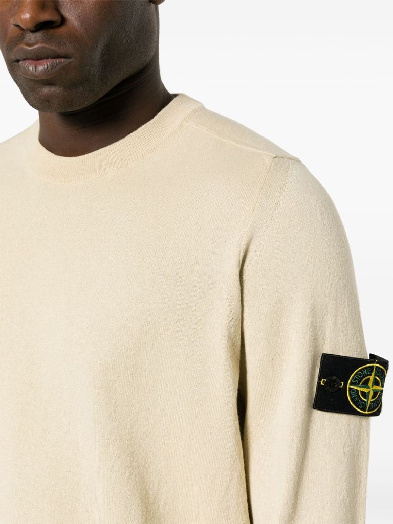 Sweater with patch