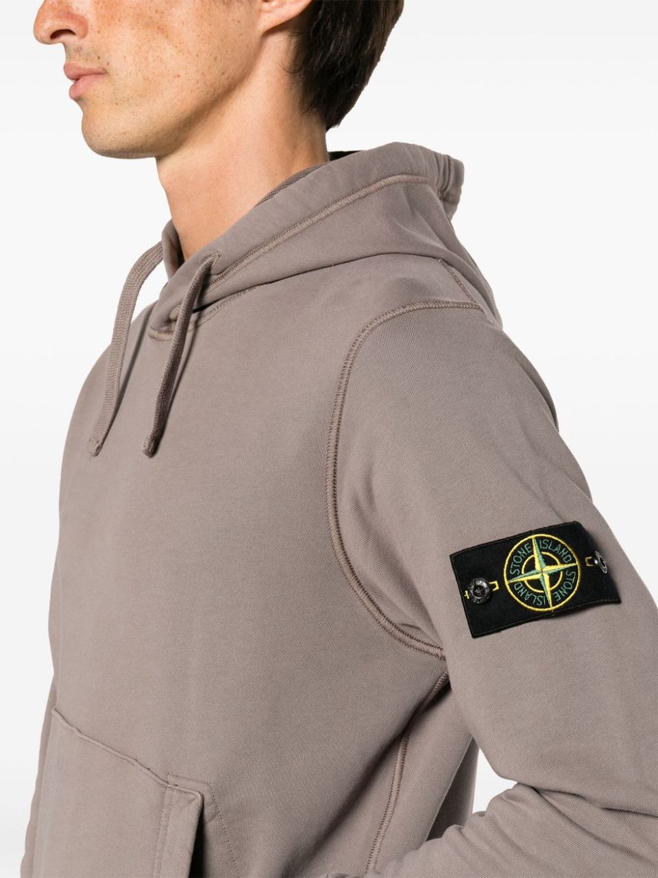 Sweatshirt with patch