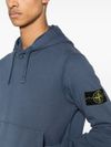 Sweatshirt with patch