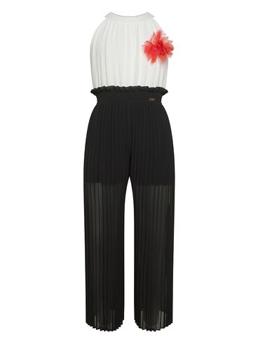 Long pleated jumpsuit with flower brooch