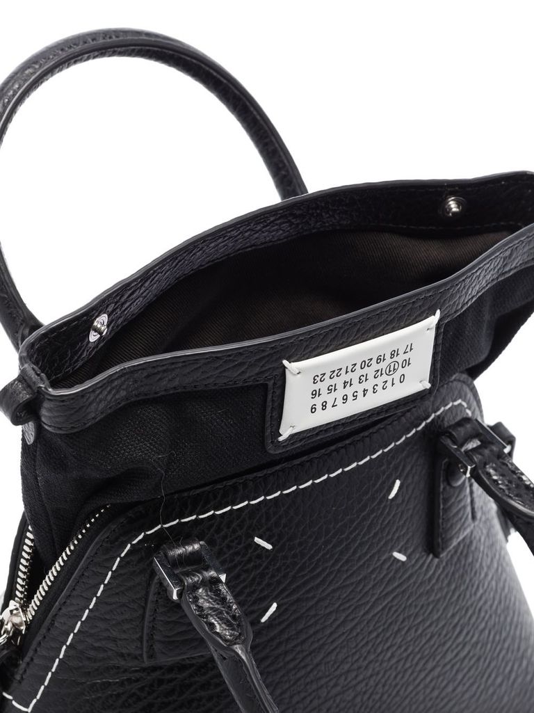 【送料&関税込】Maison Margiela Shoulder Bag In Hammered Lea Maison Margiela Shoulder Bag In Hammered Leather | italist
