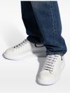 Sneakers 'Oversize' in pelle bianco e nero con lacci bianchi e blu