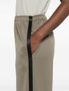 Pantaloni dritti in cotone con righe laterali