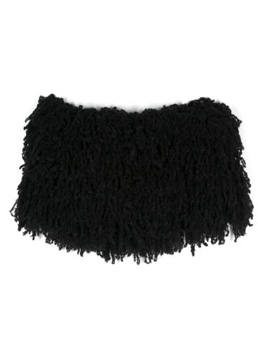 Soft scarf with fringes