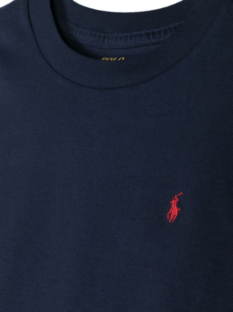 T shirt with logo