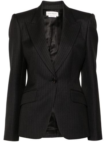 Single-breasted wool blazer with pinstriped pattern