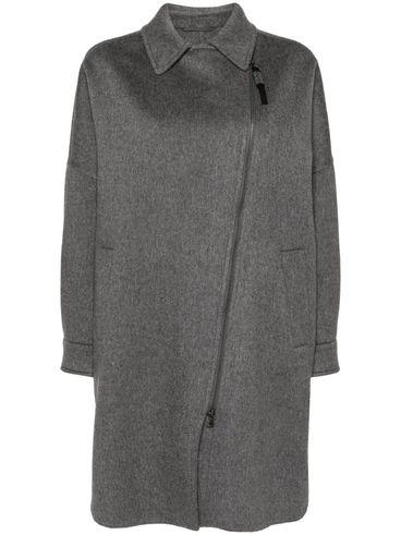 Cashmere coat with pockets