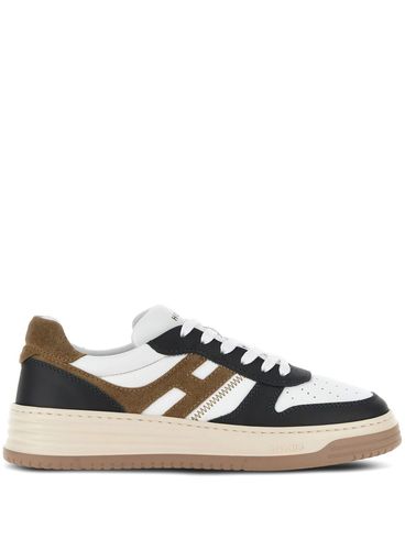 H630 sneakers in calfskin leather with side logo