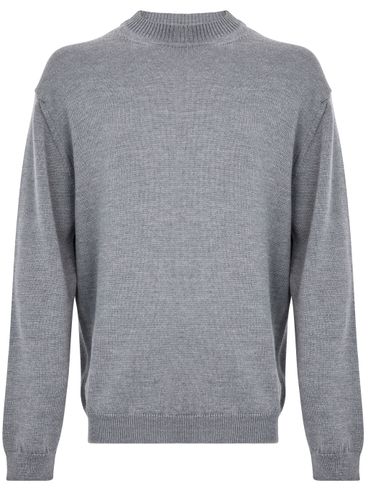 Soft merino wool sweater in gray