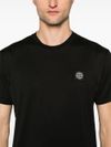 T-shirt in cotone nero con logo applicato