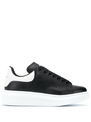 Sneakers 'Oversize' in pelle nero e bianco