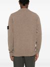 Maglione in lana beige girocollo con patch logo