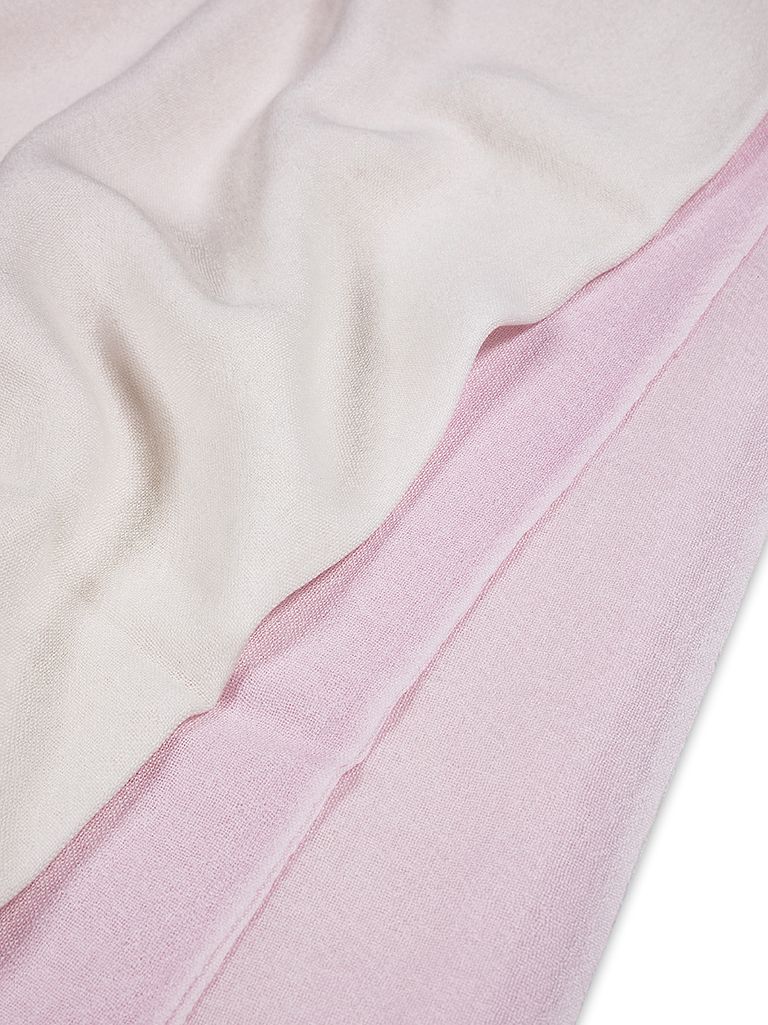 Shop Max Mara Wssfumato Cashmere Stole In Rosa