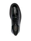 Polished calf leather shoes with engraved logo