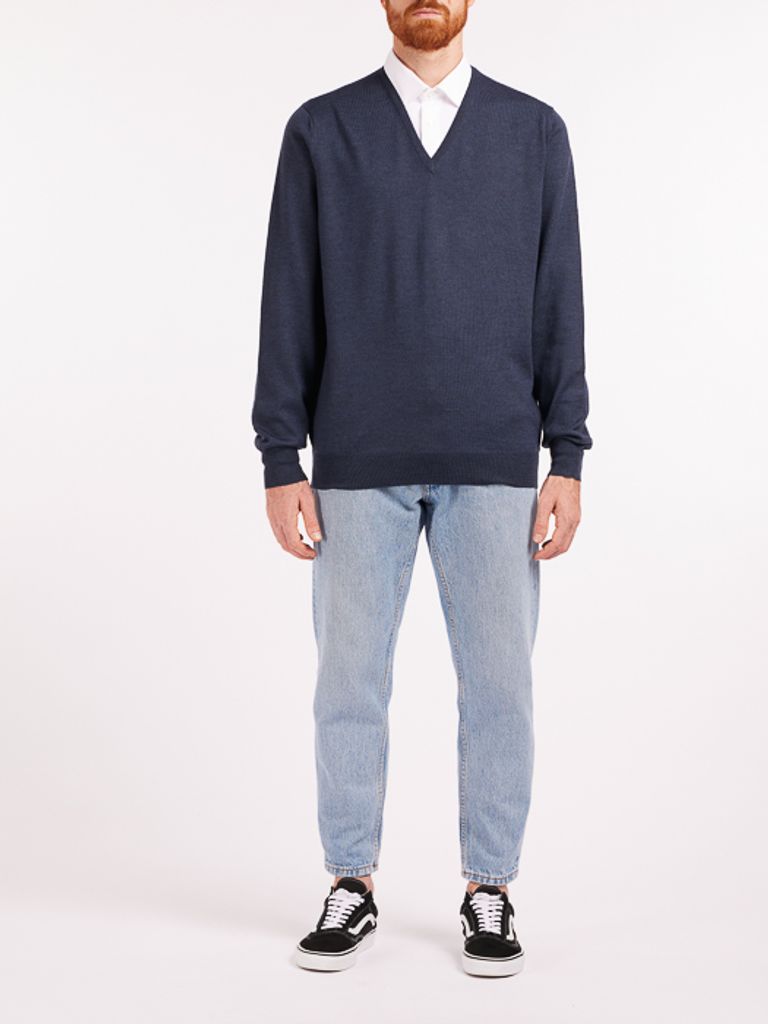 Shop Vengera Virgin Wool V-neck Sweater In Blu