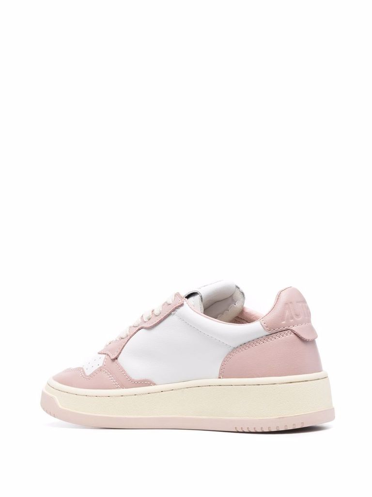 Shop Autry 'medalist' Sneakers In Bianco