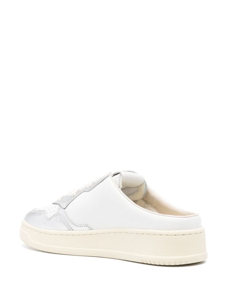 Shop Autry 'medalist' Low Mule In Two-tone Leather In Bianco