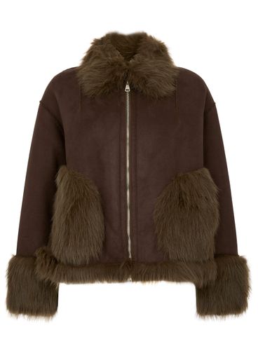 Brown jacket with zip and fur