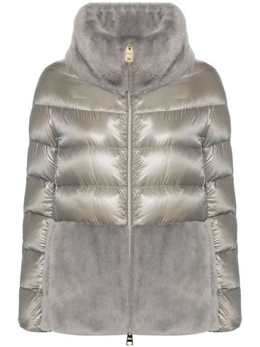 Short puffer jacket with fur