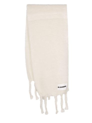 Wool scarf with fringes