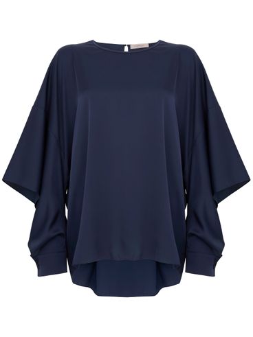 Blue blouse with open sleeves