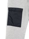 Pantaloni sportivi in cotone grigio con tasche applicate