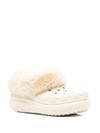 crocs - Sabot Furever Crush bianco con pelliccia - 2