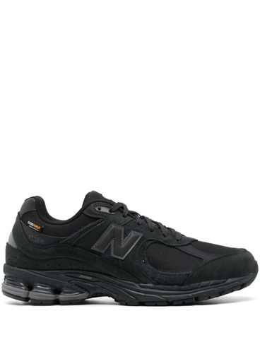 NEW BALANCE - 2002R sneakers with side logo