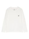 c.p. company - T-shirt in cotone bianco con scritta logo