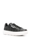 love moschino - Sneakers in pelle di vitello nera trapuntata a cuore - 2