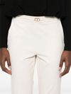 twinset - Pantaloni bianchi con fibbia logo oro - 4