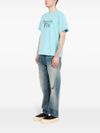 mm6 maison margiela - T-shirt in cotone celeste con scritta frontale - 4