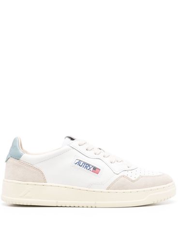 AUTRY - Medalist sneakers in white and light blue with suede