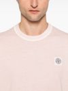 stone island - T-shirt rosa scuro in cotone con ricamo logo - 1