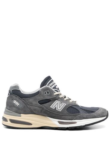 NEW BALANCE - Suede sneakers in grey '991v2'