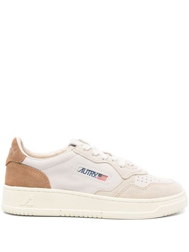 AUTRY - Medalist sneakers in leather with suede inserts