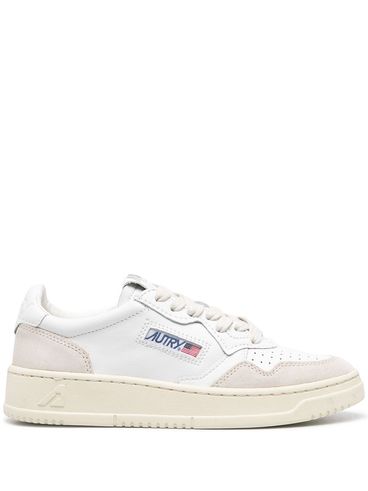 AUTRY - Sneakers 'Medalist Low' in pelle bianca con camoscio