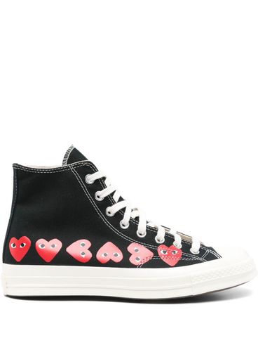 COMME DES GARÇONS PLAY - Sneakers with hearts