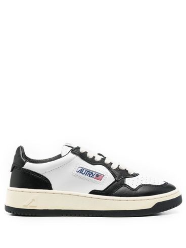 AUTRY - Sneakers 'Medalist' in pelle bianca e nera
