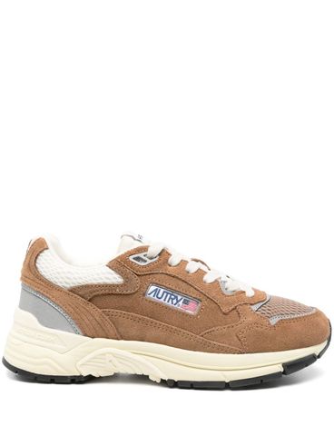 AUTRY - Sneakers 'Hyperway' in pelle scamosciata