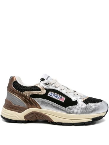AUTRY - Sneakers 'Hyperway Low' argento e nero