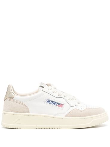 AUTRY - Sneakers 'Medalist Low'  in pelle bianca con tallone oro