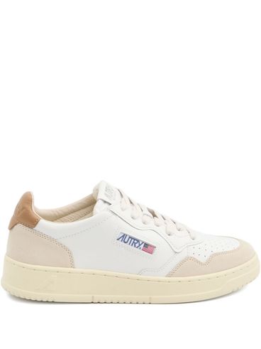 AUTRY - Sneakers 'Medalist' in pelle bianca e color caramello
