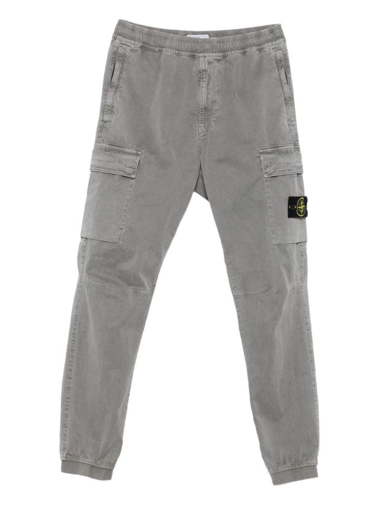 Stone Island Pantalone Cargo Con Patch Logo In Gray